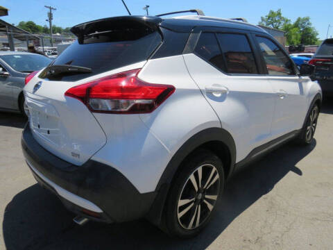 2020 Nissan Kicks SR