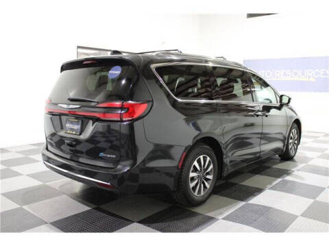 2021 Chrysler Pacifica Hybrid Touring L