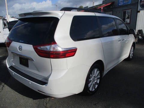 2017 Toyota Sienna Limited Premium 7-Passenger
