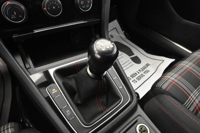 2020 Volkswagen Golf GTI SE