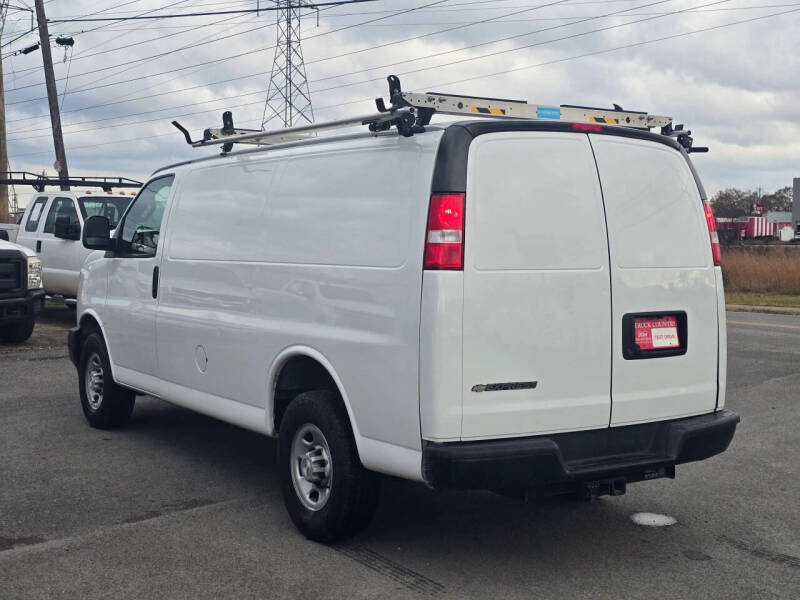 2022 Chevrolet Express 2500