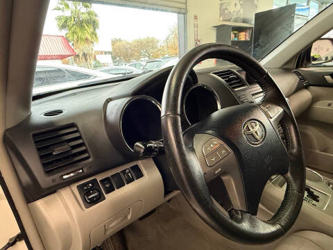 2010 Toyota Highlander SE