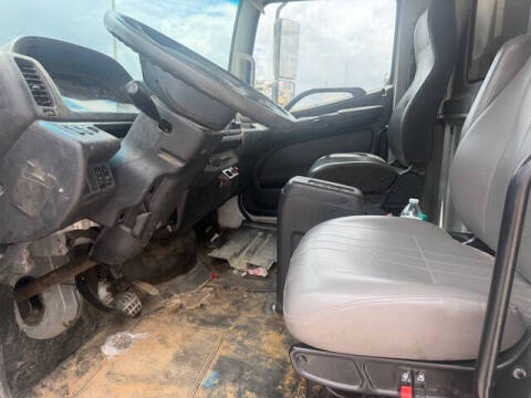 2017 Hino 338