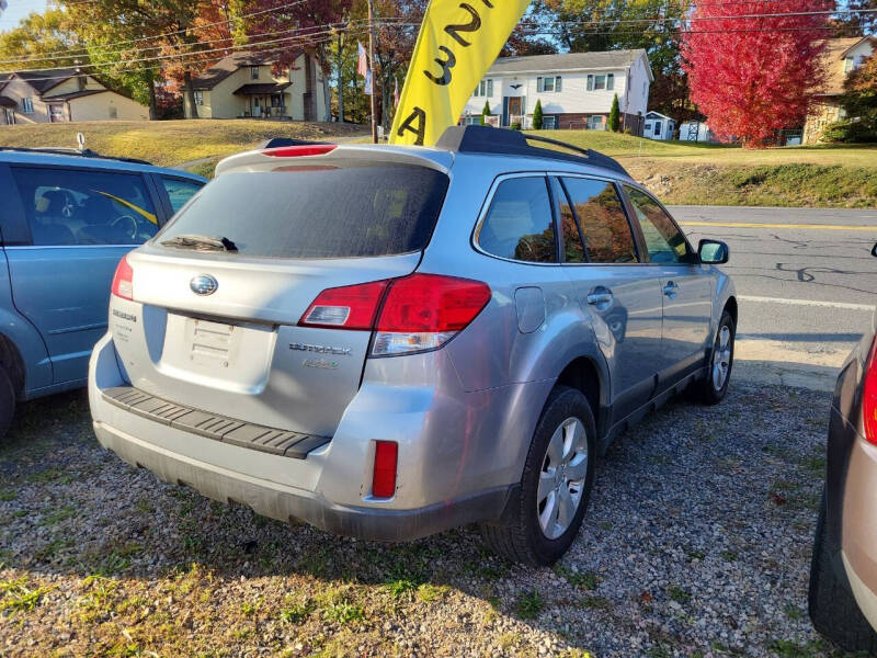 2012 Subaru Outback Premium photo 4