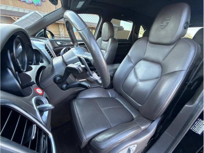 2017 Porsche Cayenne S E-Hybrid Platinum Edition