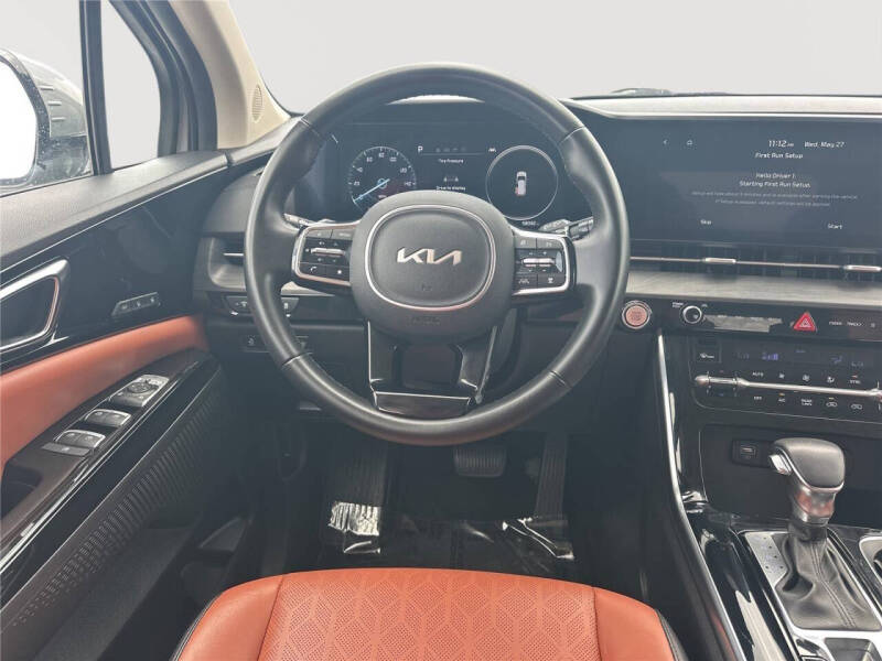 2023 Kia Carnival SX