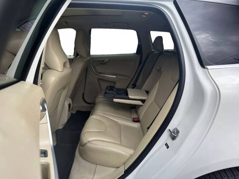 2015 Volvo XC60 T5 Drive-E Premier