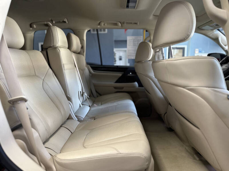 2018 Lexus LX 570 Two-Row