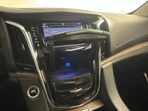 2017 Cadillac Escalade Luxury