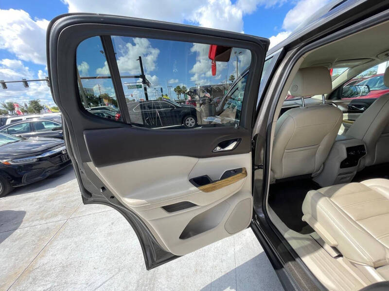 2019 GMC Acadia Denali