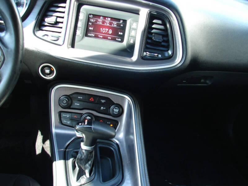 2017 Dodge Challenger SXT