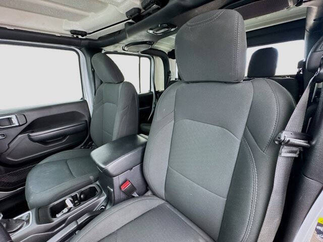 2022 Jeep Gladiator Sport