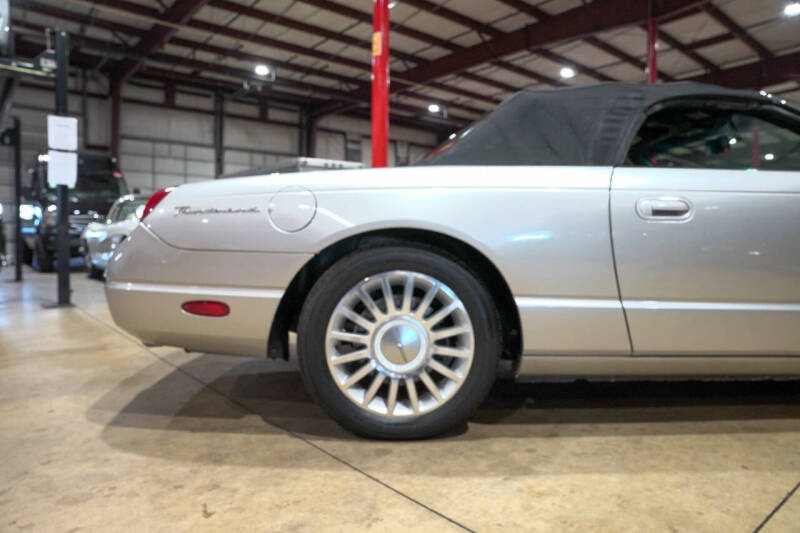 2004 Ford Thunderbird Deluxe