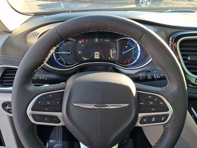 2024 Chrysler Pacifica Plug-In Hybrid Select