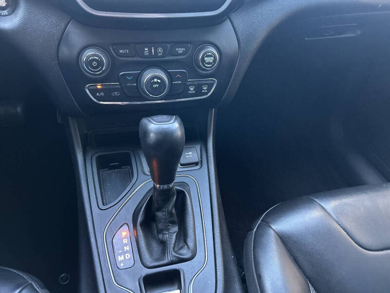 2019 Jeep Cherokee Latitude Plus