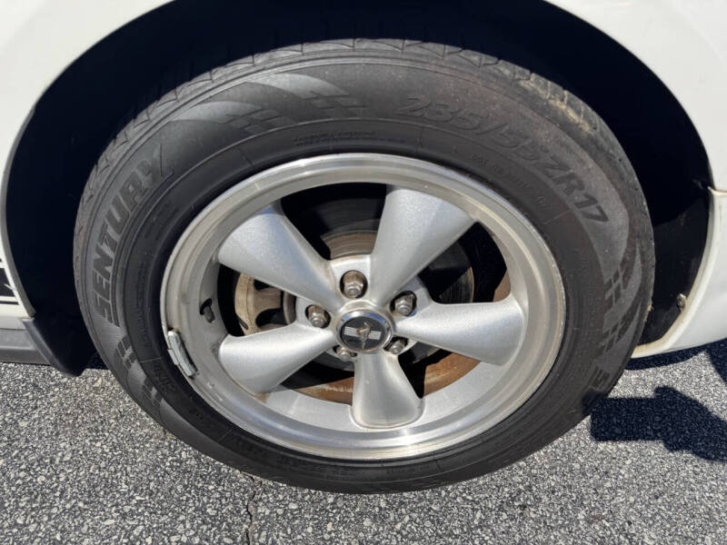 2007 Ford Mustang V6 Deluxe