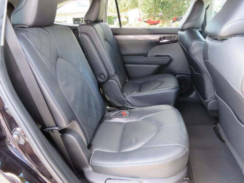 2022 Toyota Highlander Platinum