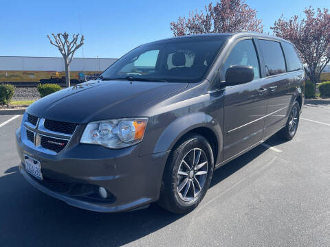 2017 Dodge Grand Caravan for sale at Union Motors in Sacramento CA