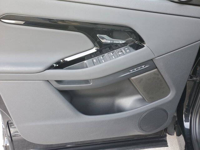 2024 Land Rover Range Rover Evoque P250 Dynamic SE