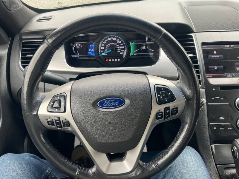 2014 Ford Taurus SEL