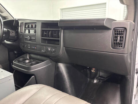 2023 Chevrolet Express 3500