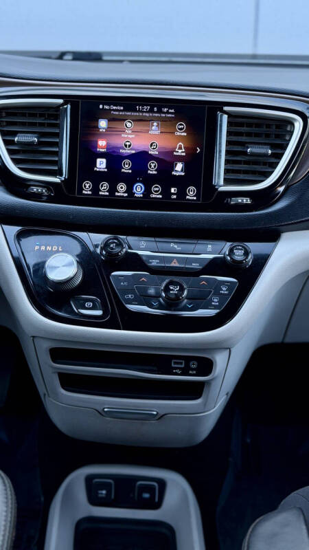 2017 Chrysler Pacifica Touring