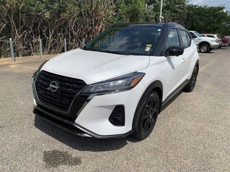 2023 Nissan Kicks SR