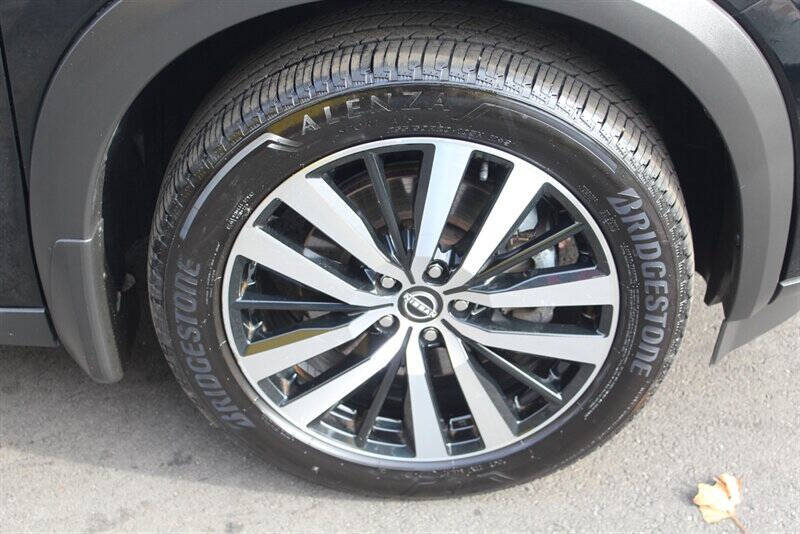 2023 Nissan Pathfinder Platinum