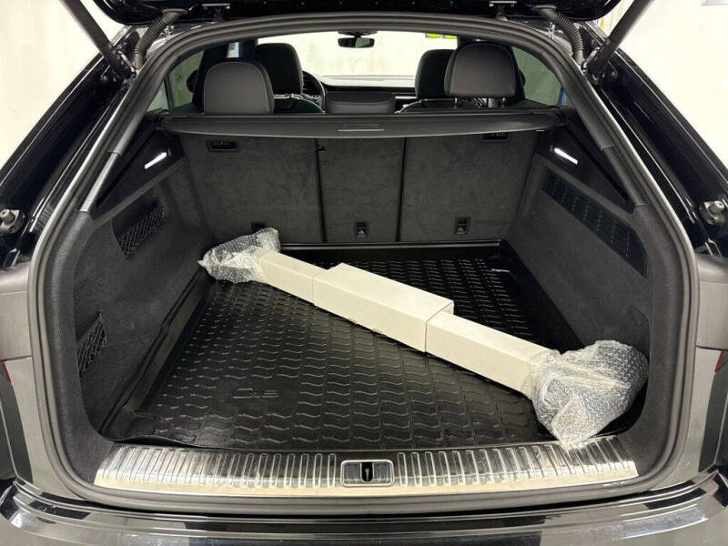 2025 Audi Q8 quattro Premium Plus 55 TFSI