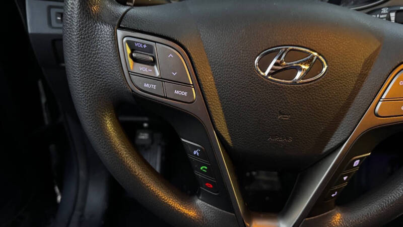 2017 Hyundai Santa Fe SE