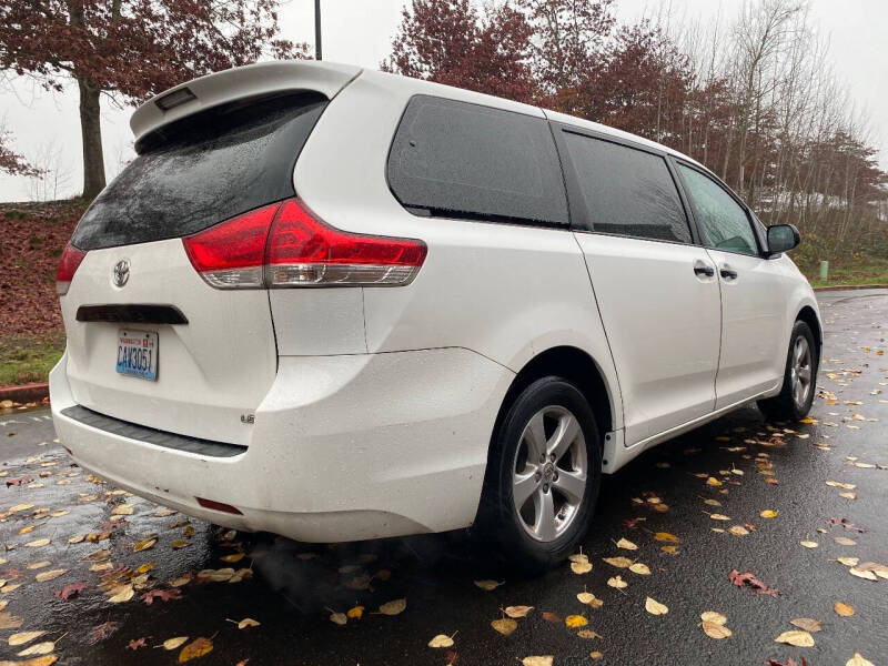 2012 Toyota Sienna Base 7-Passenger