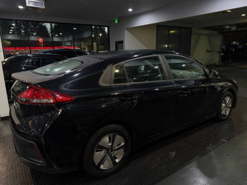 2017 Hyundai Ioniq Hybrid Blue