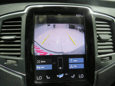 2022 Volvo XC90 T5 Momentum