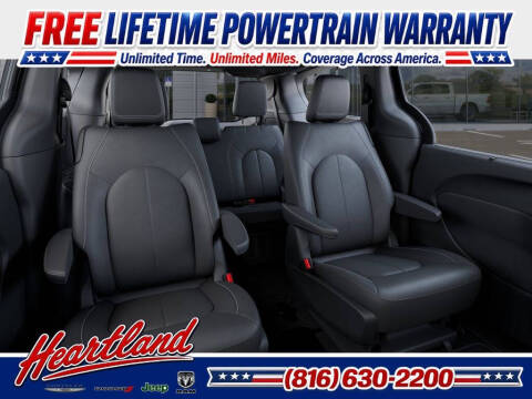 2027 Chrysler Pacifica Select