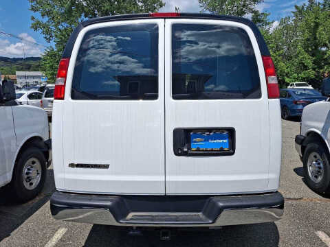 2025 Chevrolet Express 2500