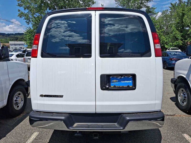 2025 Chevrolet Express 2500
