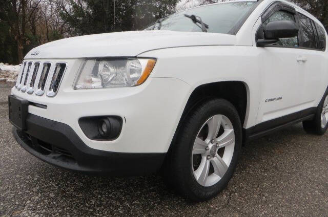 2013 Jeep Compass null photo 32