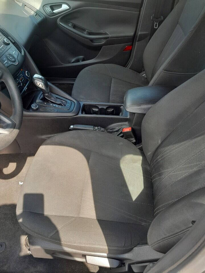 2015 Ford Focus Sedan - $4,950