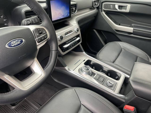 2023 Ford Explorer XLT
