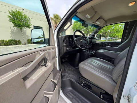 2023 Chevrolet Express 3500