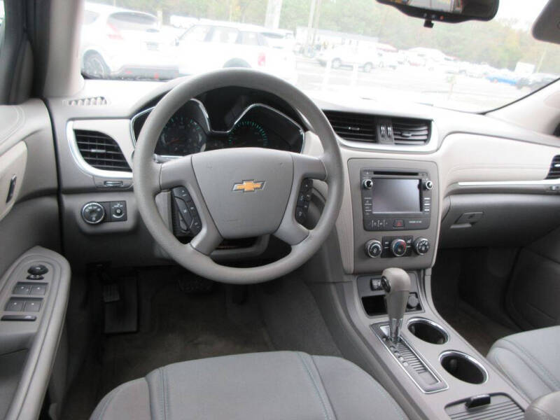 2015 Chevrolet Traverse LS photo 7