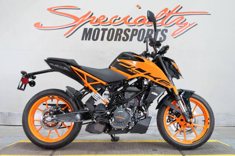2023 KTM 200 Duke