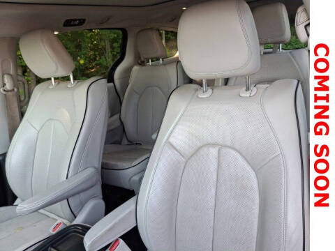 2017 Chrysler Pacifica Hybrid Platinum