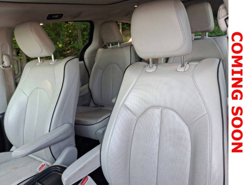 2017 Chrysler Pacifica Hybrid Platinum