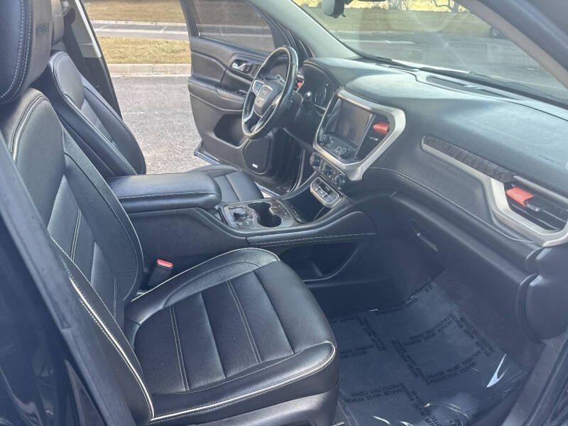 2020 GMC Acadia Denali