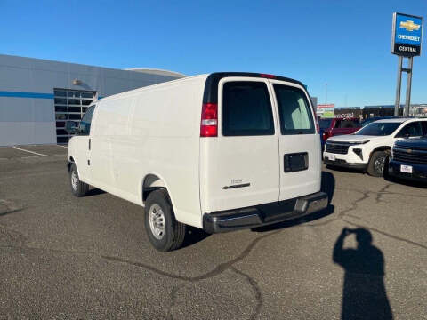 2025 Chevrolet Express 3500