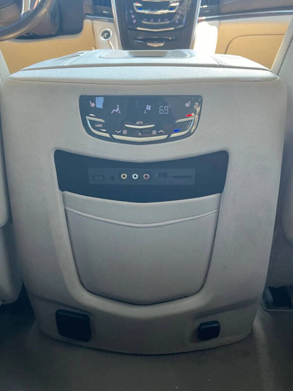 2015 Cadillac Escalade Luxury