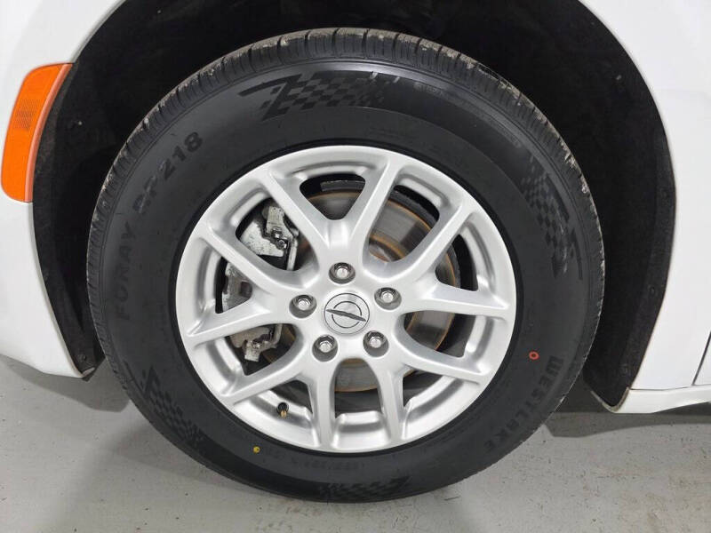 2022 Chrysler Voyager LX