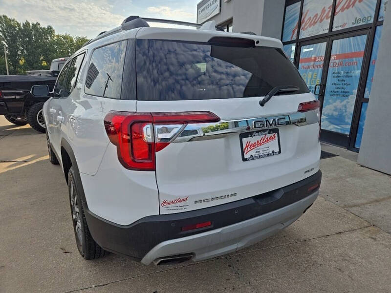 2022 GMC Acadia SLE