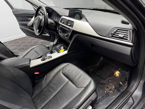 2018 BMW 3 Series 320i xDrive